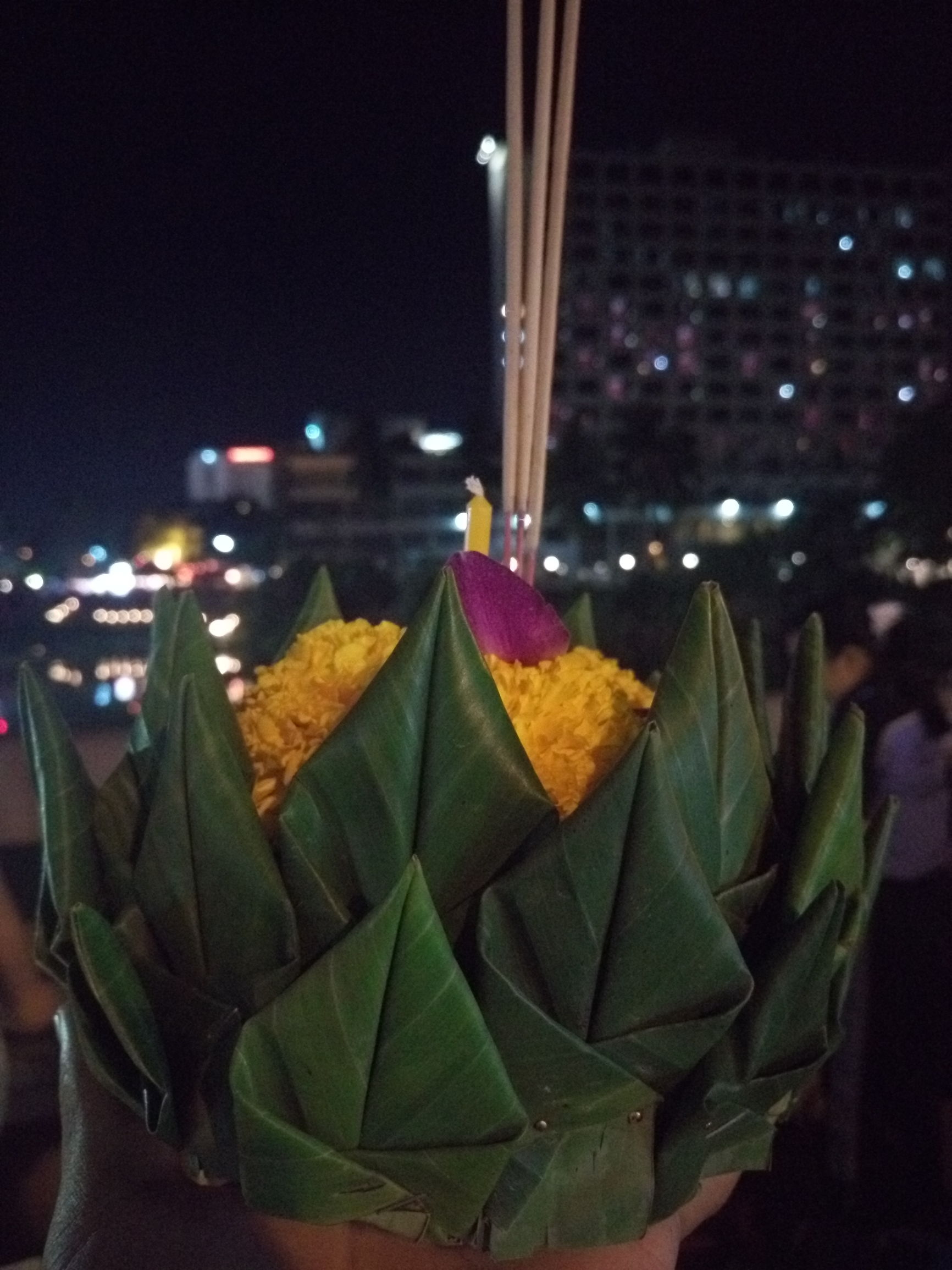 泰国怪异传统节日,水灯节是不是泰国的传统节日