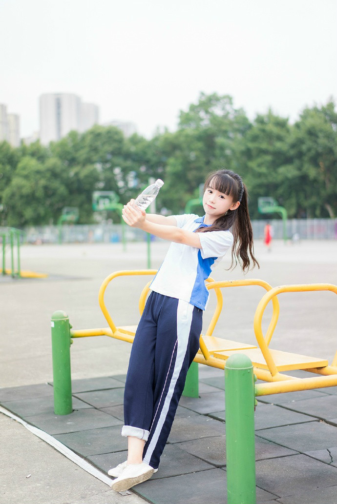 如果我的衣橱有深圳校服，我一定天天穿！美哭惹！