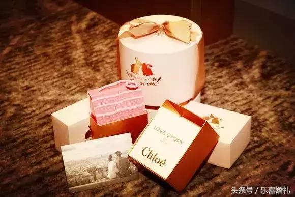 泰国明星婚礼伴手礼推荐 (明星们结婚都送什么礼物)