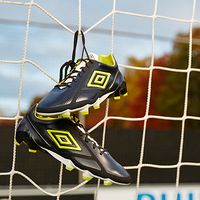 黑色钻石：UMBRO茵宝推出第二代VELOCITA130英镑