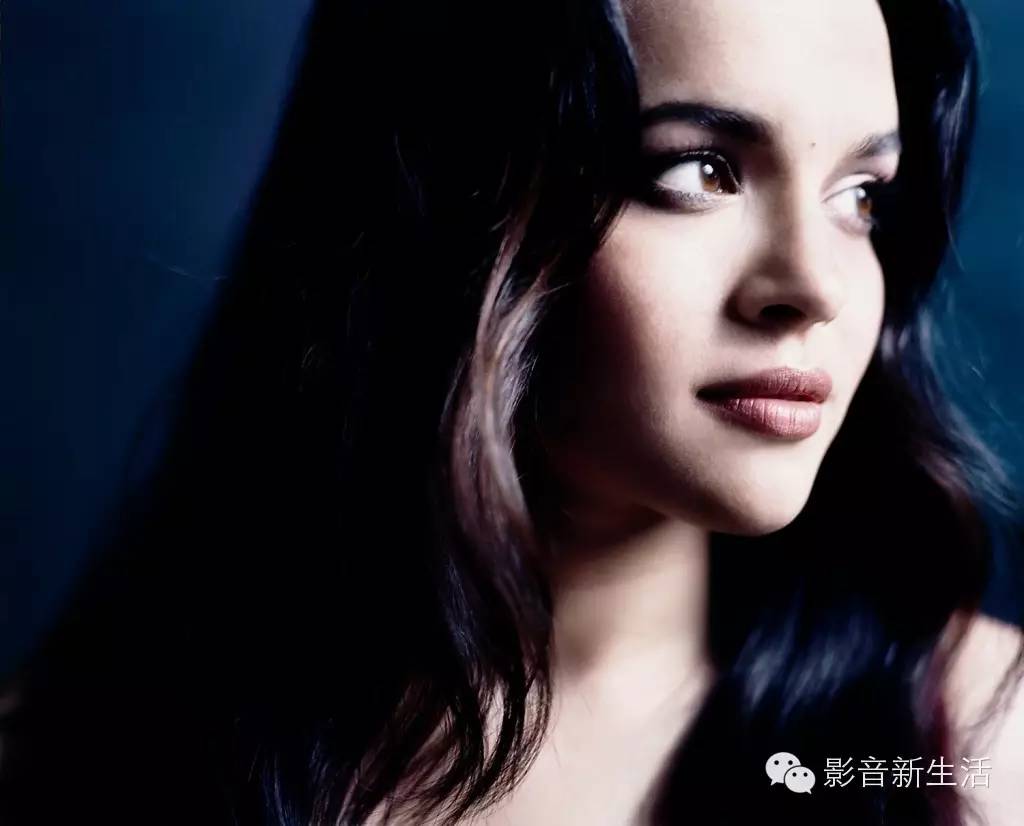 震撼心灵的女声吟唱,一听就让人着迷的女烟嗓