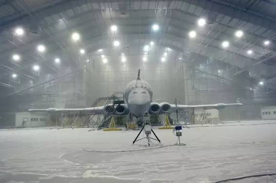 零下100摄氏度飞机被冻在半空,零下100度飞机瞬间冻住