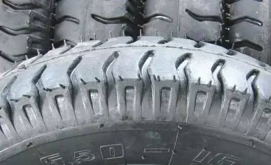 用错轮胎会很费油吗,轮胎花纹和油耗有关系吗