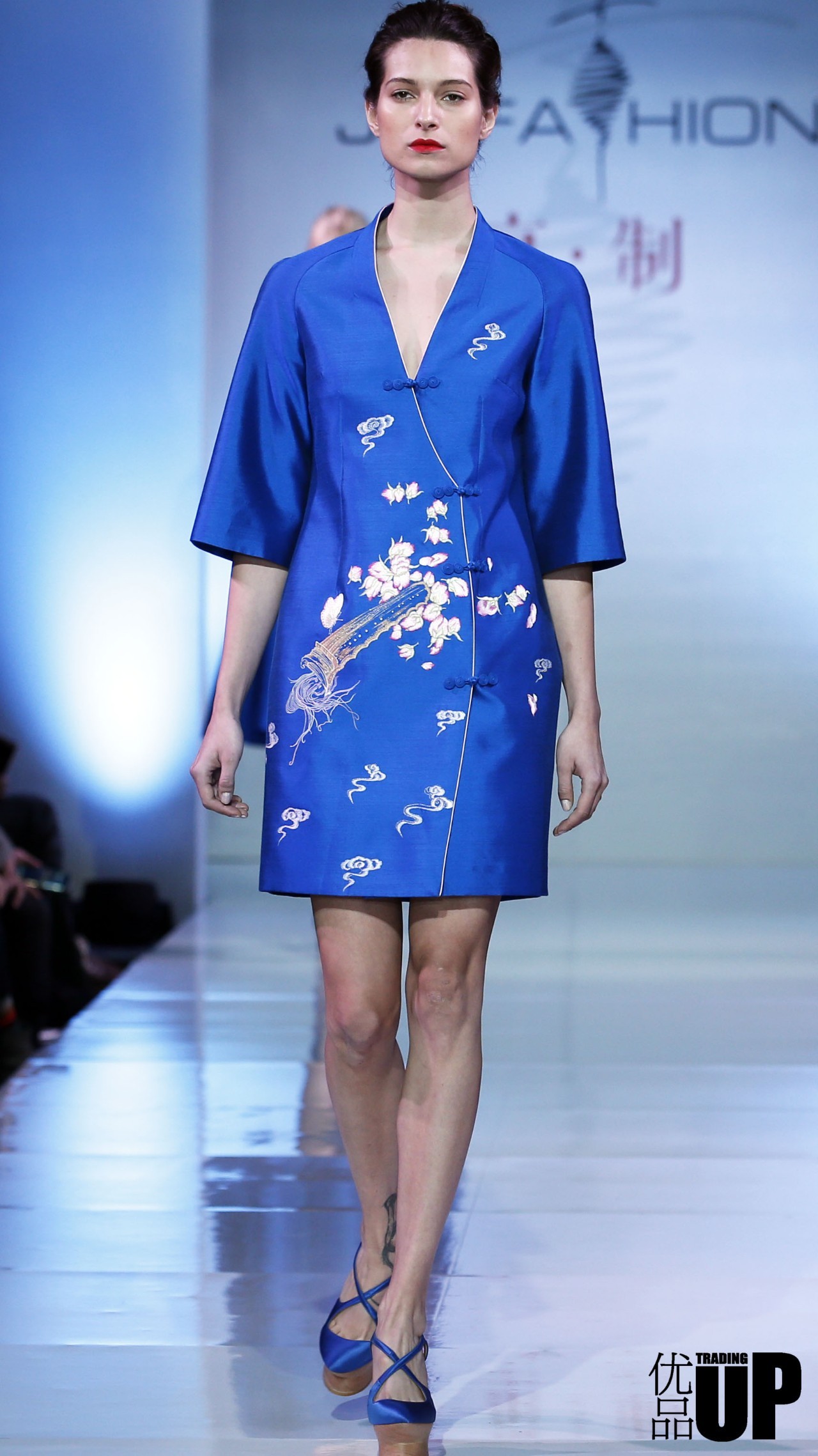 京制华服惊艳伦敦中国定制享誉全球——NE·TIGER高级成衣定制京东旗舰店上线伦敦发布会