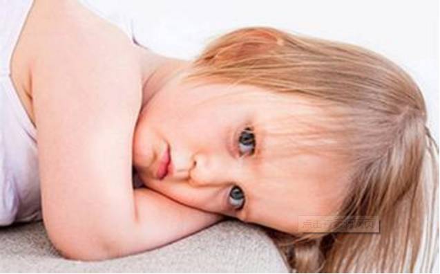 女孩被父母带去医院切除输卵管,被切除子宫卵巢案例