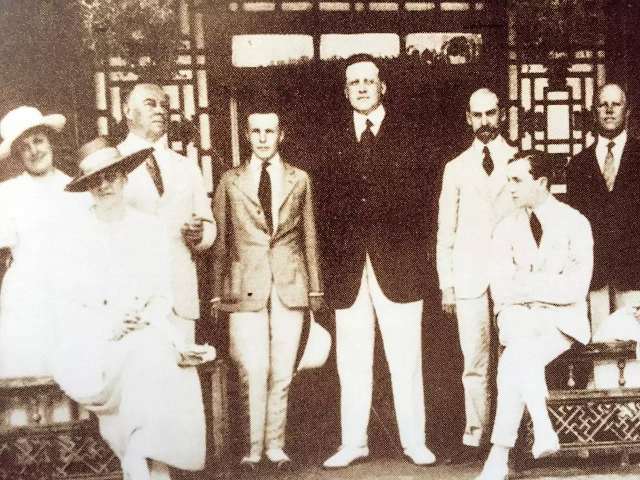 以9315万元刷新世界纪录的紫檀大柜，有你不知道的背后故事|退藏