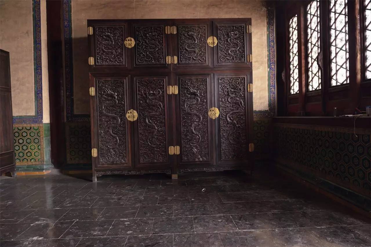 以9315万元刷新世界纪录的紫檀大柜，有你不知道的背后故事|退藏