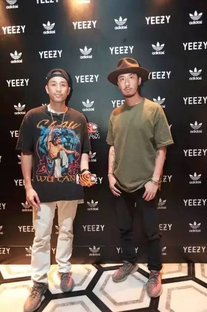 最近又有那么一双神鞋，你抽中了等于赚了一个月的工资