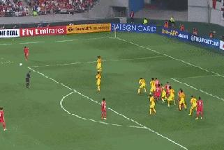 因乌龙球背锅？为啥高洪波从国足名单里拿下了郑智......