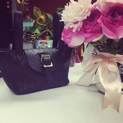 有些女人的安全感,在她的大包包里