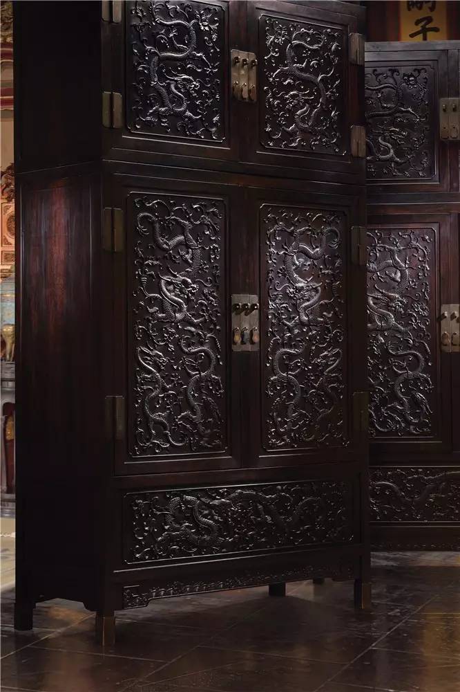 以9315万元刷新世界纪录的紫檀大柜，有你不知道的背后故事|退藏