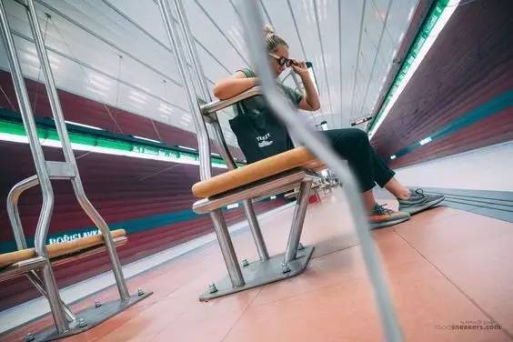 最近又有那么一双神鞋，你抽中了等于赚了一个月的工资