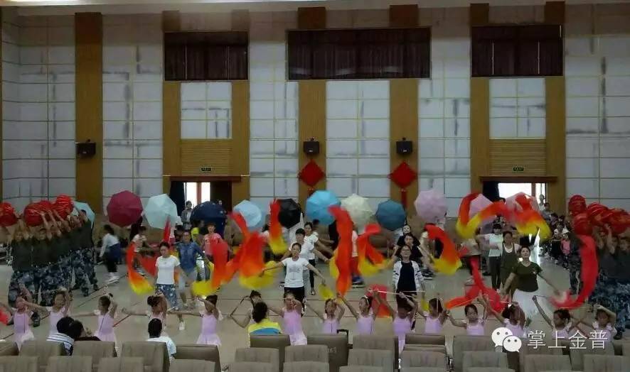 明天三十里堡有场超级好看的演出，约哦！去哦！