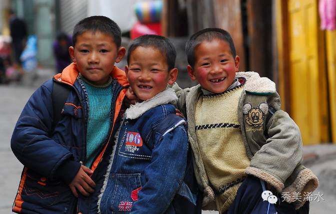 浠水伢儿们,记不记得哪个给你们发的蒙?