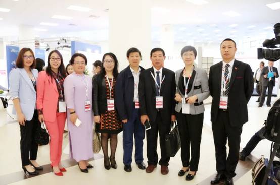 北京富汇通出席东方经济论坛与各国代表共商东方经济发展大势