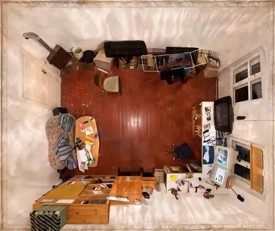 从脚底看房间是何等的体验?