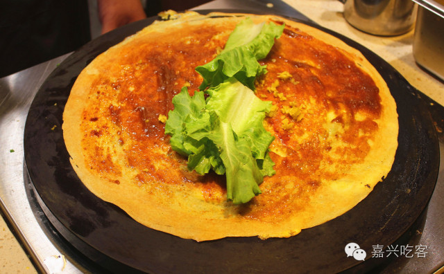 福利网红鸡蛋饼来江南摩尔啦！土豪版简约款自助随心配，你还坐得住?NO.405