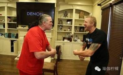 这些震撼人心的瑜伽奇迹，都是他创造的！