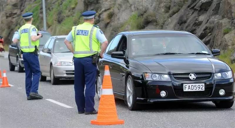 交通部说做就做,700名uber司机收到警告并面临牢狱之灾及罚款,部分司机的车已被没收,uber在新西兰的末日真的到了吗?
