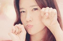 腮红的概念,腮红看着是粉上脸是橘色