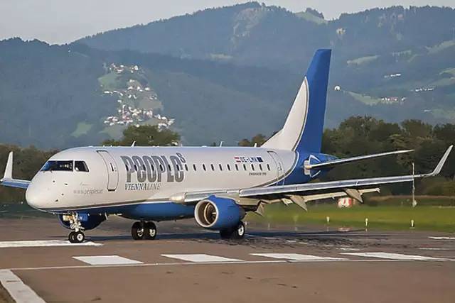 Travelers7|全球最短国际航班；住海绵宝宝公寓；飞机拍卖有乾坤