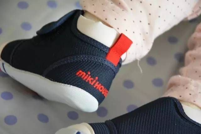 让宝宝穿了不想脱的居家鞋,推荐好穿的婴儿学步鞋