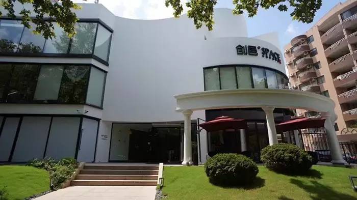 上班也可以享受太阳,上班还能如此快乐