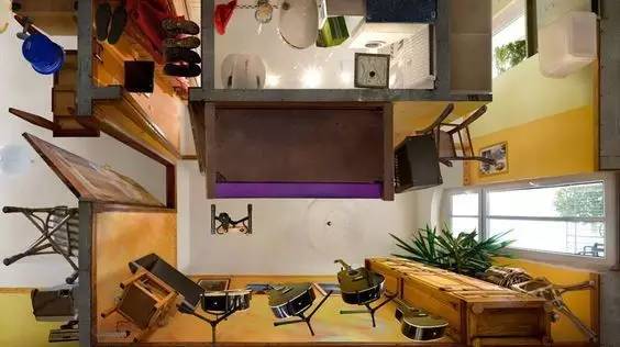 从脚底看房间是何等的体验?