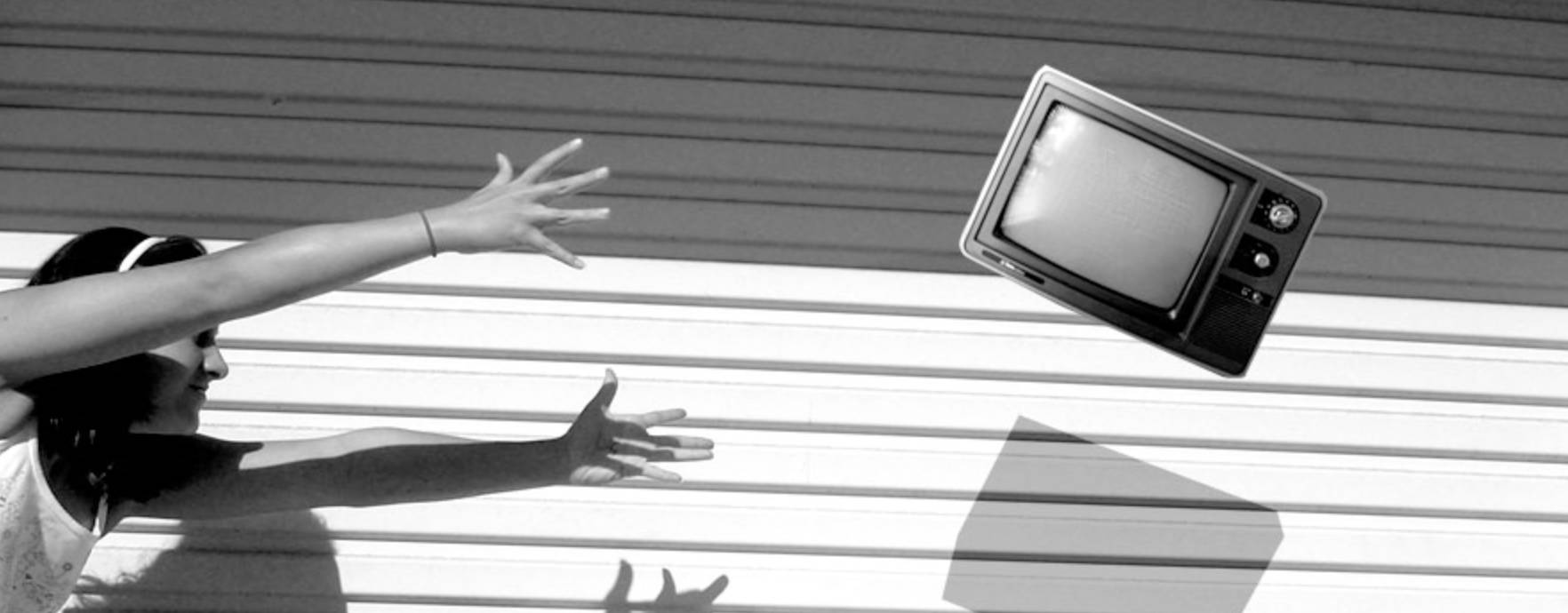 房东把我的东西全扔了需要赔偿吗,房东把我的东西全扔了找不回来了