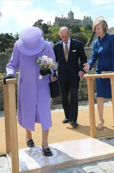 皇家旗舰，超长待机——英女王那些你不知道的事儿