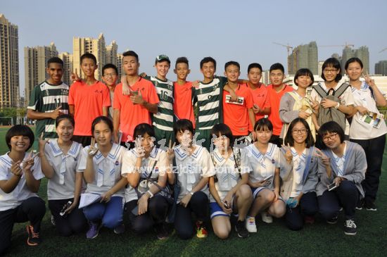 八中各所学校进行足球比赛,和县二中足球比赛