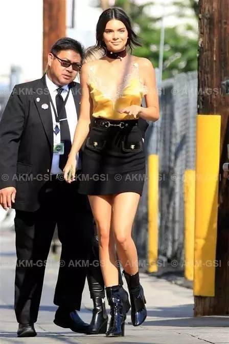 秋天又要更新衣柜？不如来香港完成咱们的换季大业！