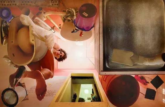 从脚底看房间是何等的体验?