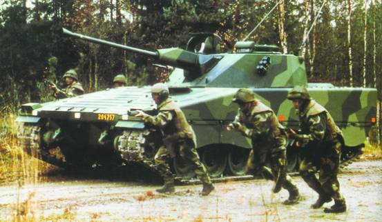 俄罗斯与美军装甲车,俄罗斯虎式装甲车vs美国悍马