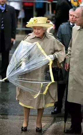 皇家旗舰，超长待机——英女王那些你不知道的事儿