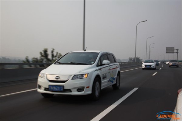 比亚迪汉ev标准续航豪华版试驾,比亚迪秦续航500公里试驾体验