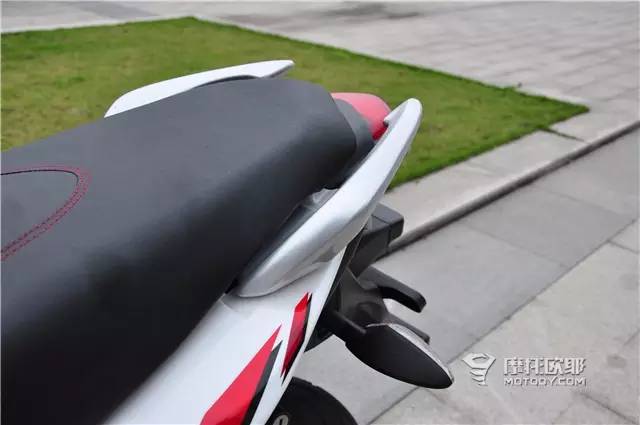 力帆kps150和kpt150区别,力帆kps150和春风150