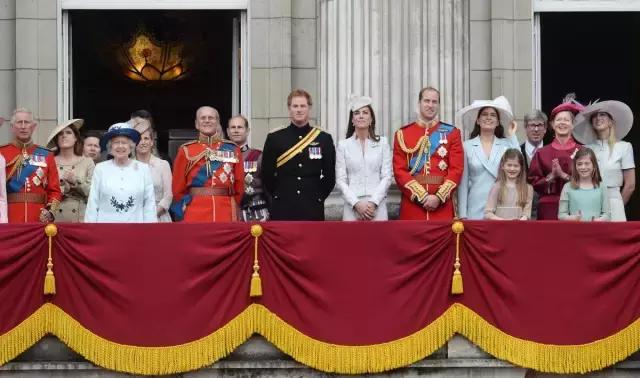 皇家旗舰，超长待机——英女王那些你不知道的事儿