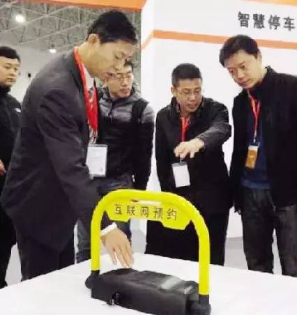 涓浗缁忔祹骞翠細2017,2015涓浗缁忔祹骞翠細