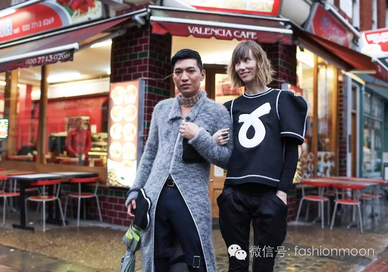 思考：时尚编辑VS时尚博主史无前例正面开撕？！