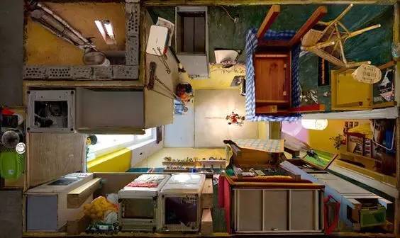 从脚底看房间是何等的体验?