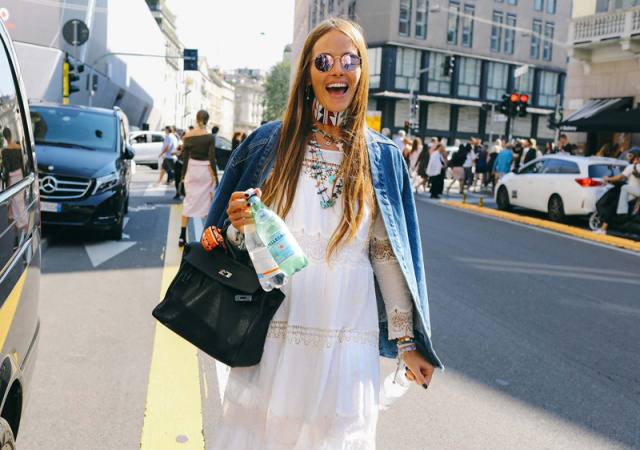 像Gigi一样时髦就穿那样一件牛仔外套（今秋最时髦的牛仔清单）