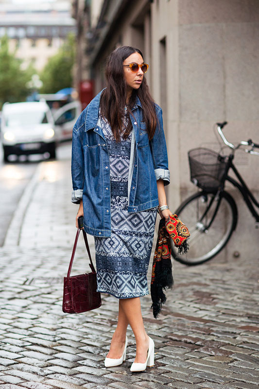 像Gigi一样时髦就穿那样一件牛仔外套（今秋最时髦的牛仔清单）