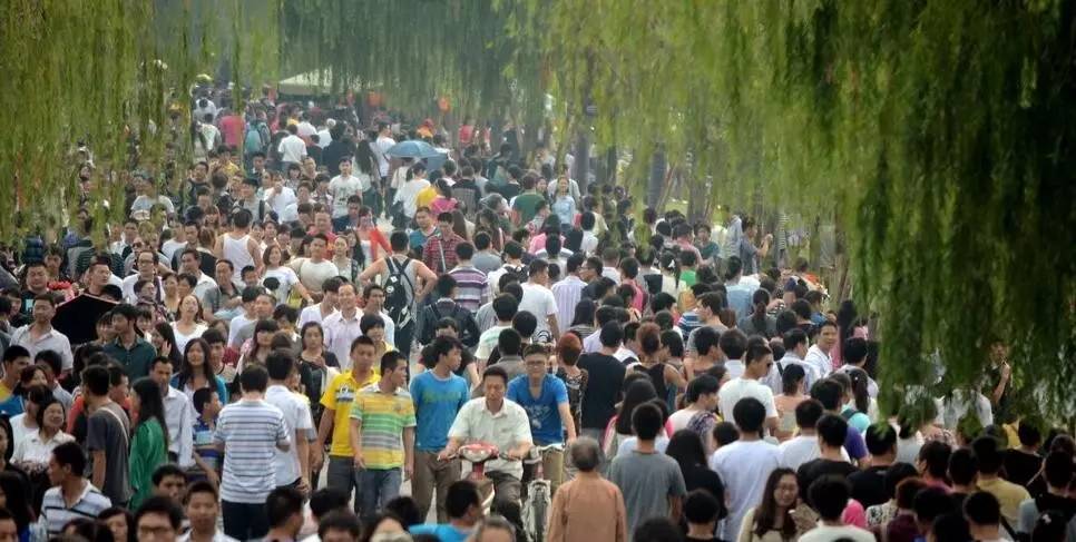 国庆出行被宰、被坑、被骗,美女律师教你如何维权!