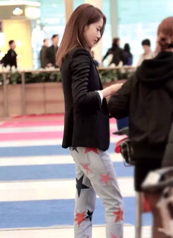 杨幂唐嫣对决,杨幂刘嘉玲撞衫