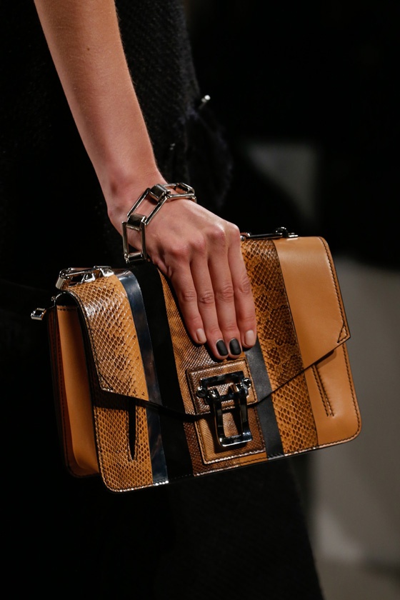 手提包包时尚潮流百搭最新款,新款手提包时髦又洋气果绿的