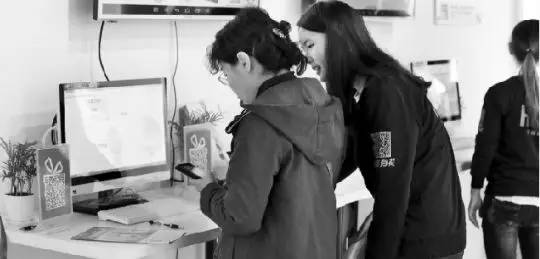 涓浗缁忔祹骞翠細2017,2015涓浗缁忔祹骞翠細