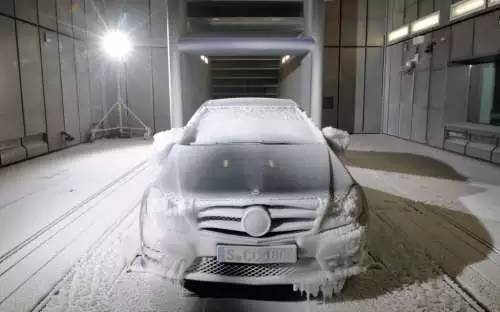 零下100摄氏度飞机被冻在半空,零下100度飞机瞬间冻住