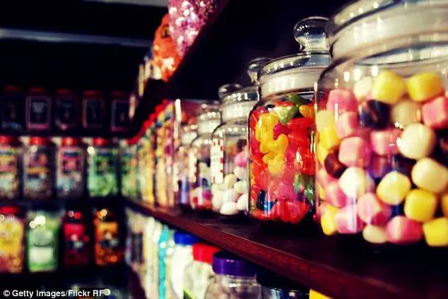 整治熊孩子不被家长说,盘点那些整治熊孩子的解气瞬间