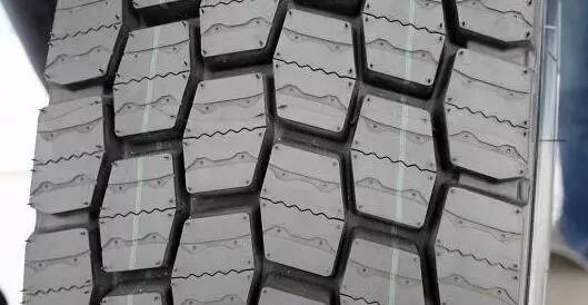 用错轮胎会很费油吗,轮胎花纹和油耗有关系吗